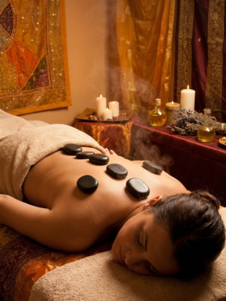مساج الأحجار الساخنة (Hot Stone Massage)